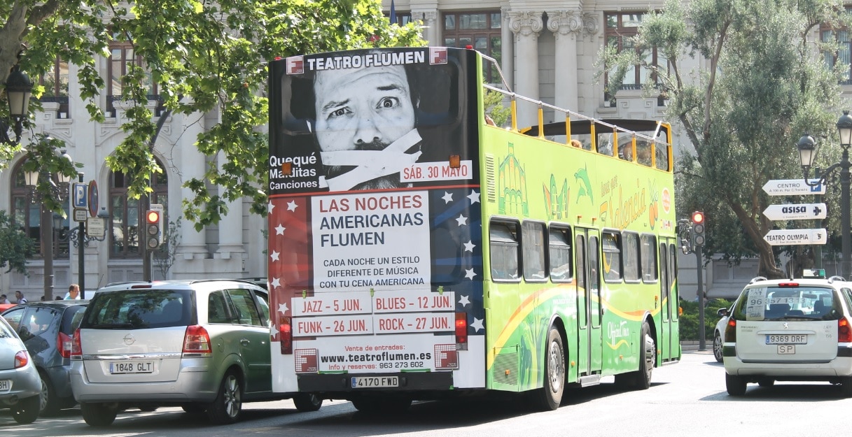 Publicidad bus turístico – Teatro Flumen