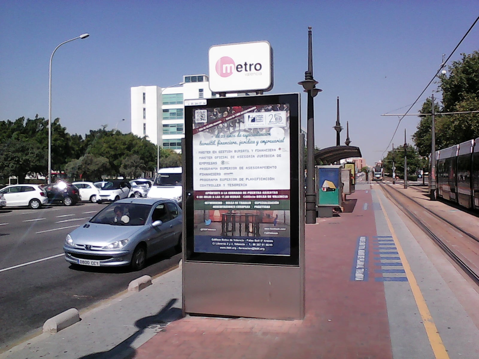 Publicidad paradas tranvía Valencia – FEBF