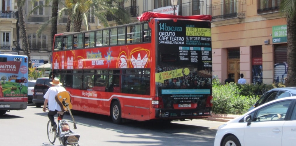 Publicidad bus turistico Valencia – Circuito Café Teatro Gala Final 2015